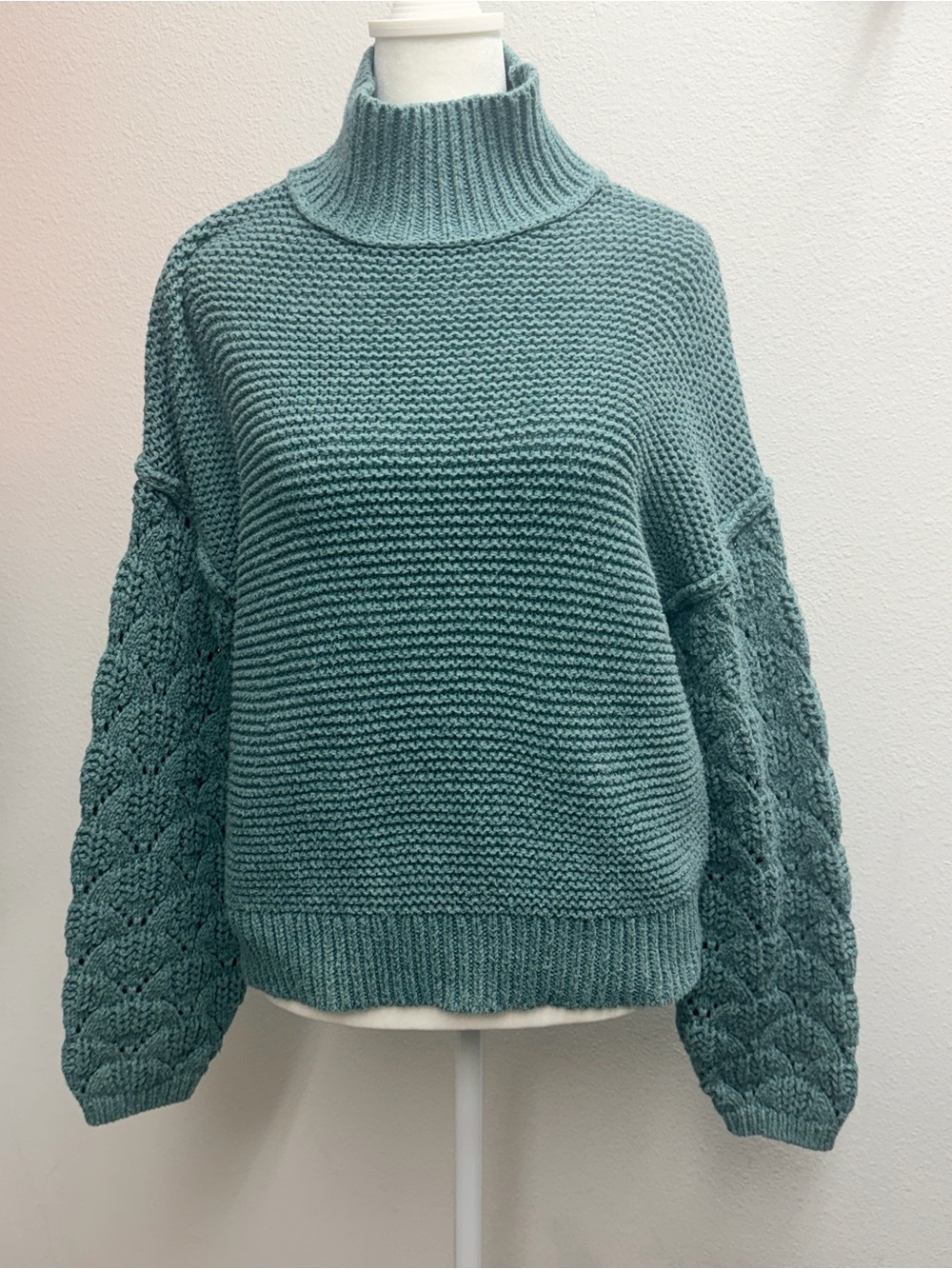 Universal Thread Teal Ribbed Turtleneck Sweater with Cable Sleeves size medium